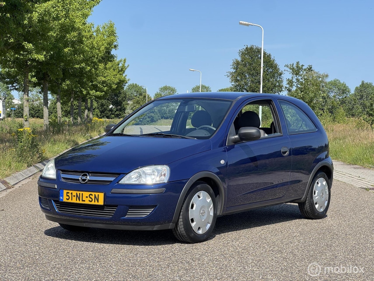Opel Corsa - 1.0-12V Essentia 43.000 KM! - AutoWereld.nl