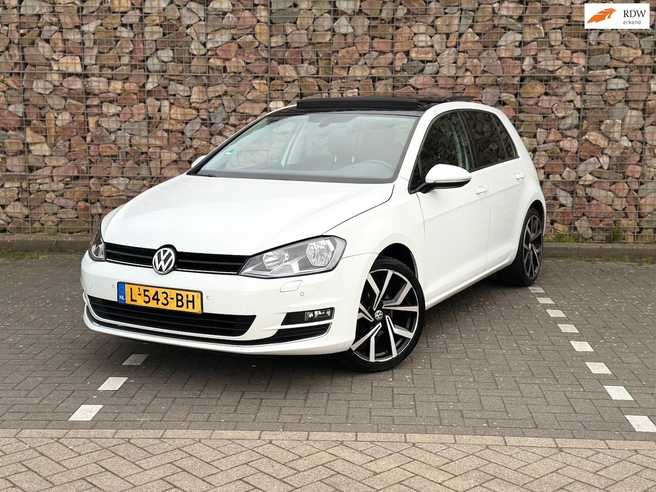 Volkswagen Golf - 1.4 TSI Business Edition R Connected 1.4 TSI Business Edition R Connected - AutoWereld.nl