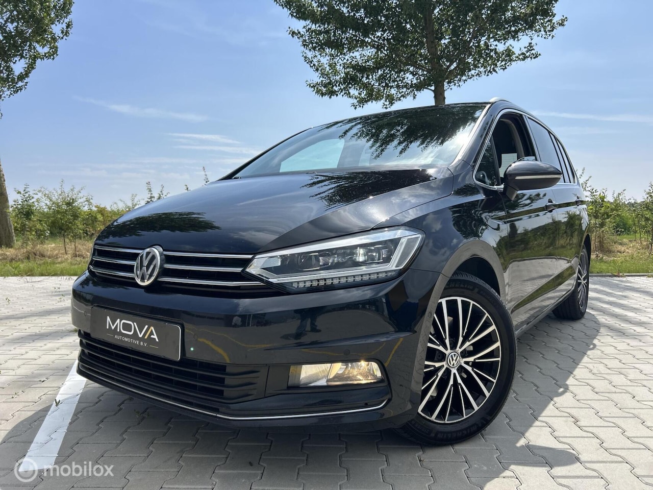 Volkswagen Touran - 2.0 TDI SCR Highline Business R 7p 2.0 TDI SCR Highline Business R 7p|DSG| - AutoWereld.nl