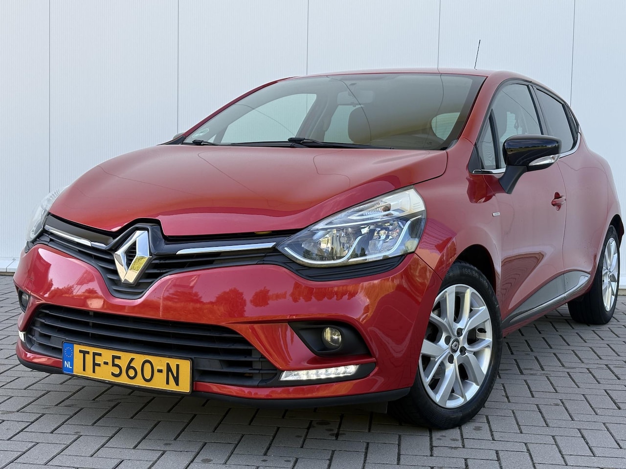 Renault Clio - 0.9 TCe Limited | FOCAL AUDIO | KEYLESS |  DAB+ | AIRCO | NAVI |