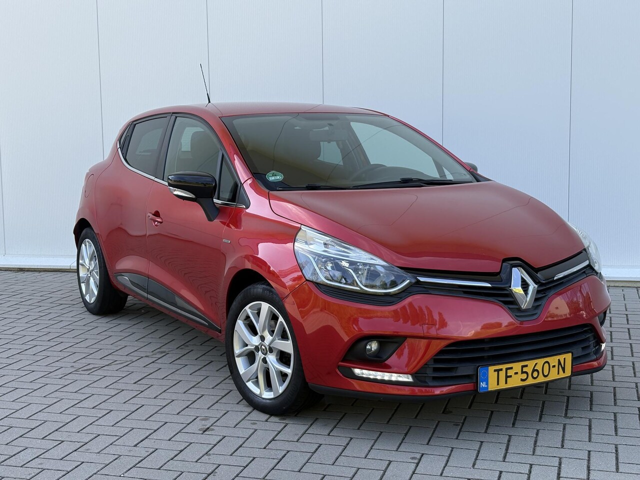 Renault Clio - 0.9 TCe Limited | FOCAL AUDIO | KEYLESS |  DAB+ | AIRCO | NAVI |