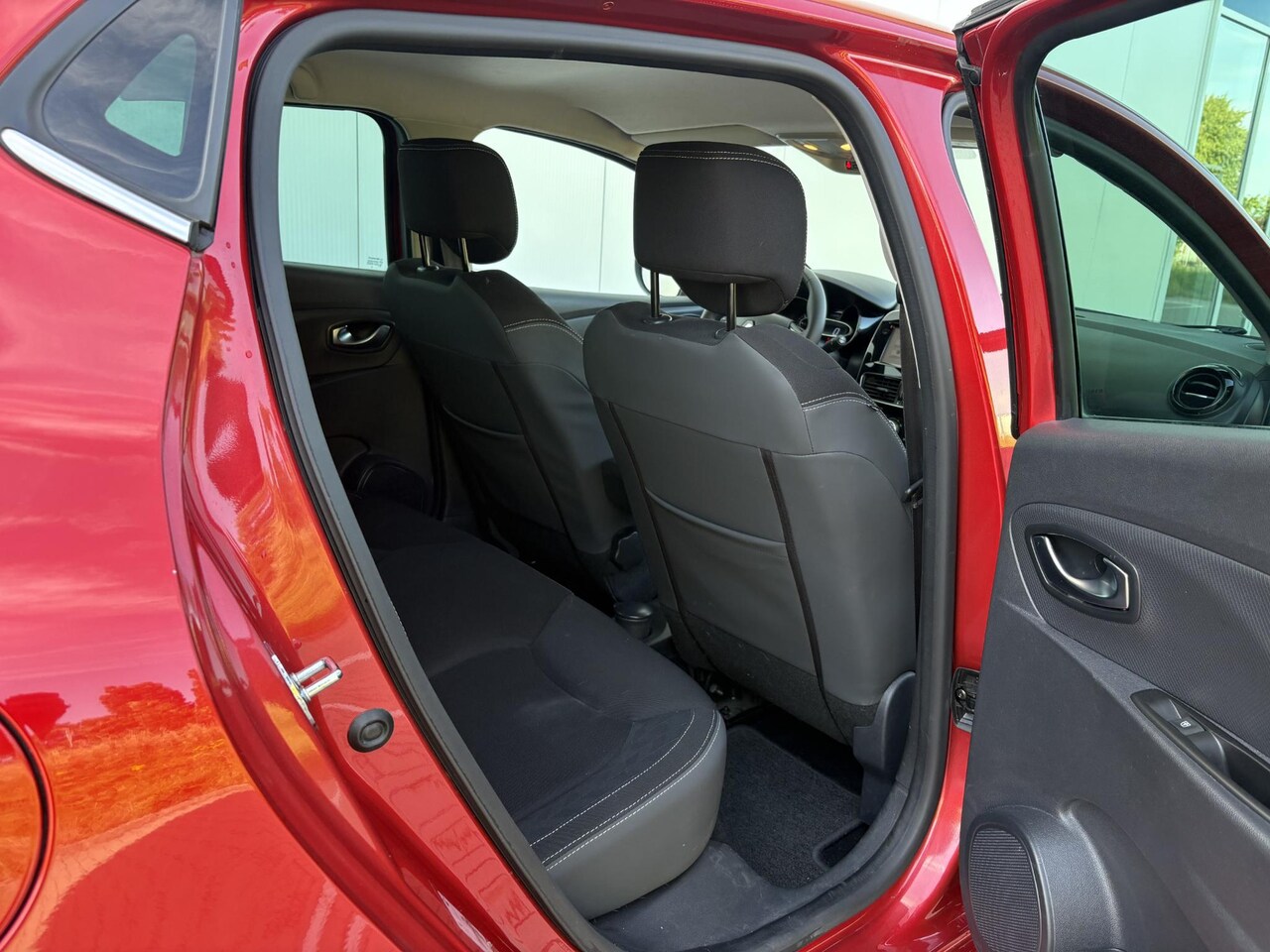 Renault Clio - 0.9 TCe Limited | FOCAL AUDIO | KEYLESS |  DAB+ | AIRCO | NAVI |