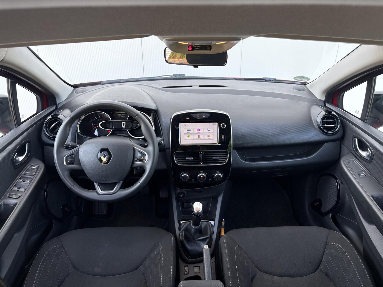 Renault Clio - 0.9 TCe Limited | FOCAL AUDIO | KEYLESS |  DAB+ | AIRCO | NAVI |