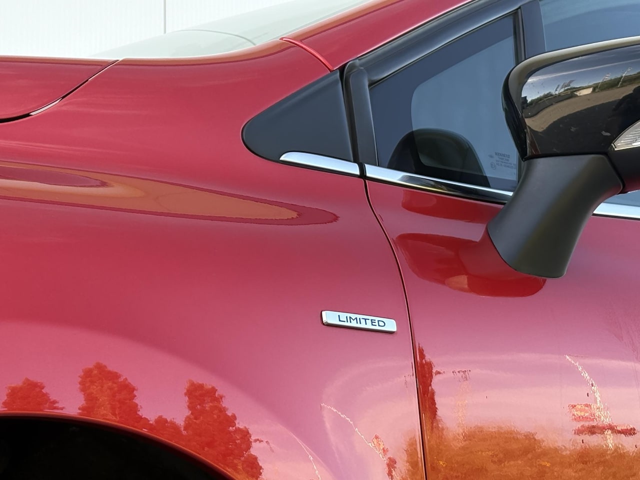Renault Clio - 0.9 TCe Limited | FOCAL AUDIO | KEYLESS |  DAB+ | AIRCO | NAVI |