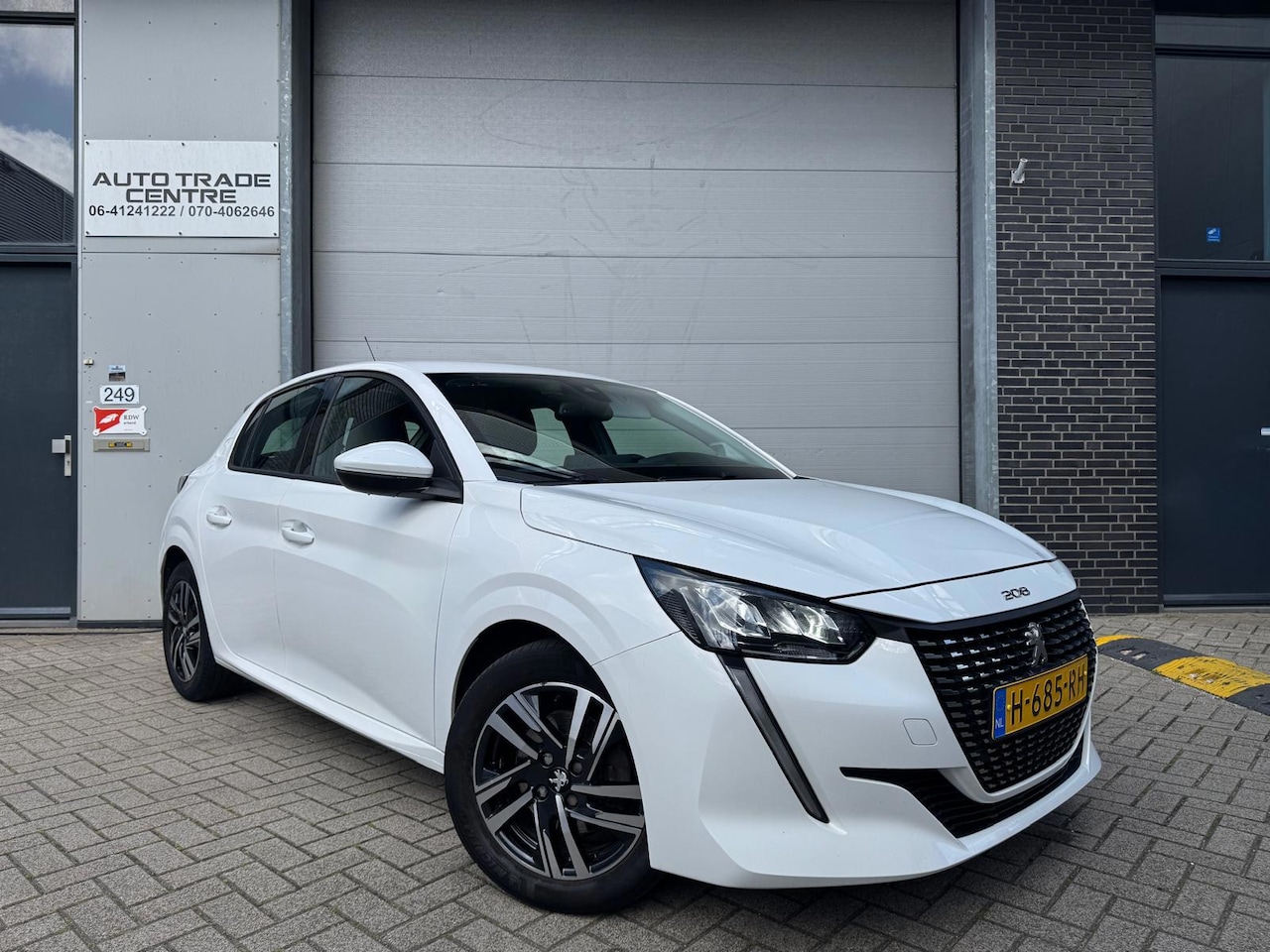 Peugeot 208 - 1.2 PureTech Allure [AUT | Dealer OH | Virtual | Carplay | PDC | Cruise | 1ste eig] - AutoWereld.nl
