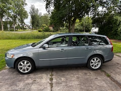 Volvo V50 - 2.4 Momentum Dealer onderhouden