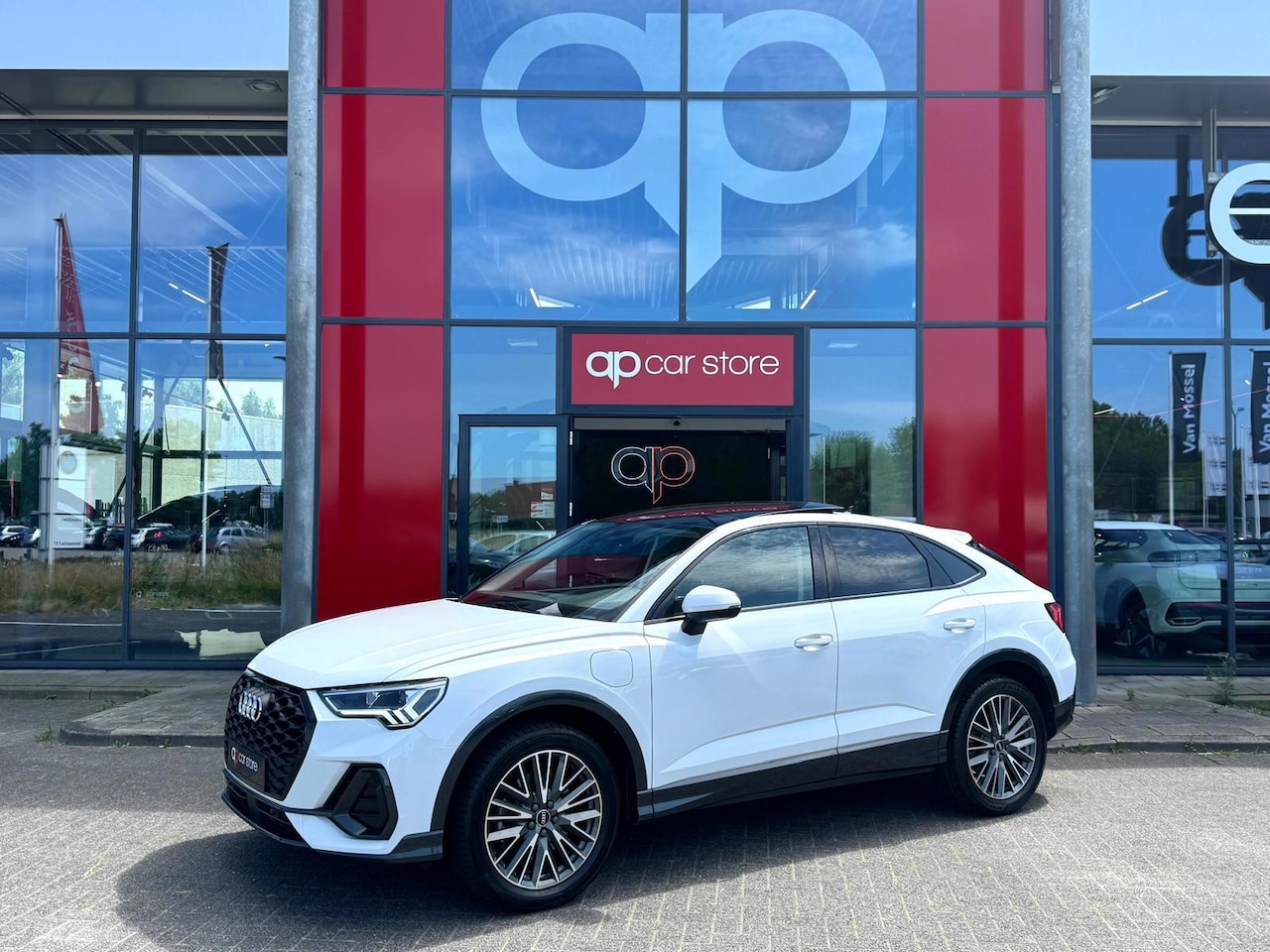 Audi Q3 Sportback - 45 TFSI e S Edition | Panorama | Camera | Parksens | Adaptive Cruise | Matrix LED | Leder - AutoWereld.nl