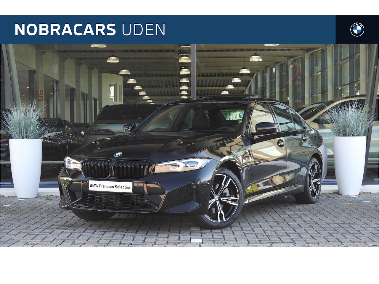 BMW 3-serie - 330e M Sport Automaat / Trekhaak / Sportstoelen / Comfort Access / Achteruitrijcamera - AutoWereld.nl