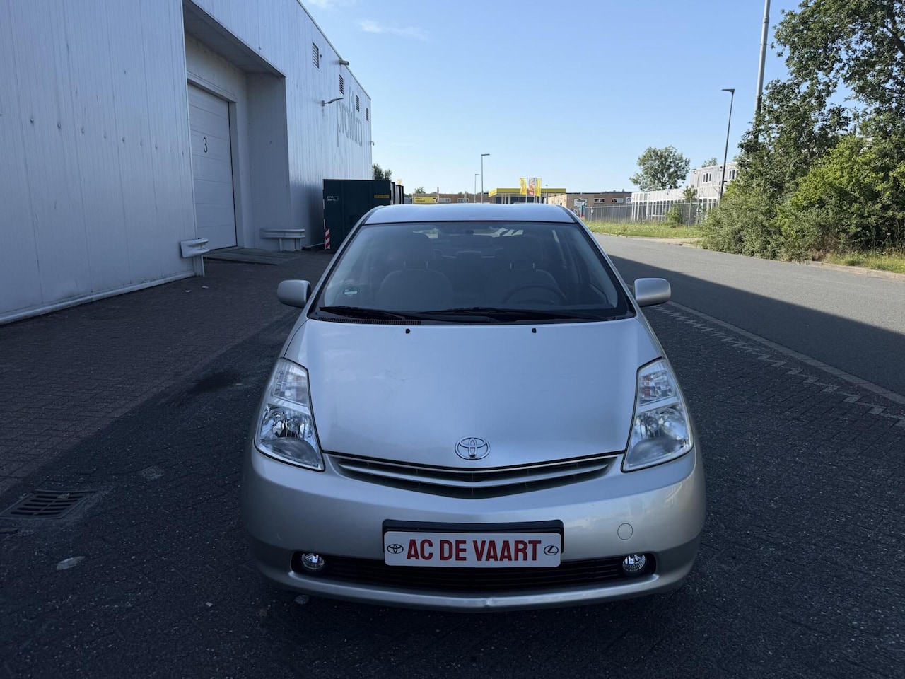 Toyota Prius - 1.5 VVT-i Business Edition - NAVI/KEYLESS/NAP - AutoWereld.nl