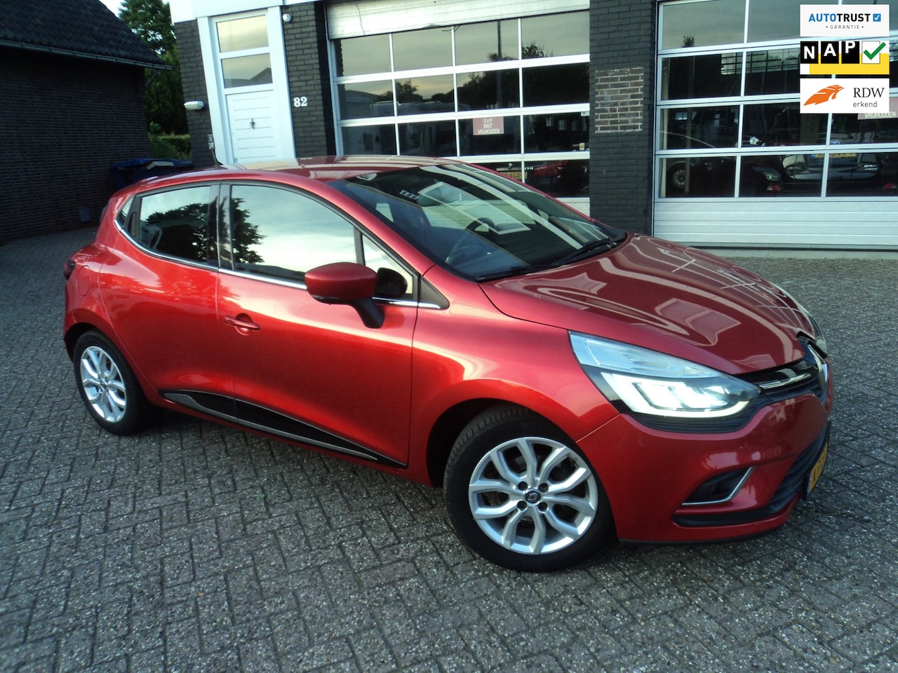 Renault Clio - 0.9 TCe Intens Stoelverwarming Cruise Navi - AutoWereld.nl