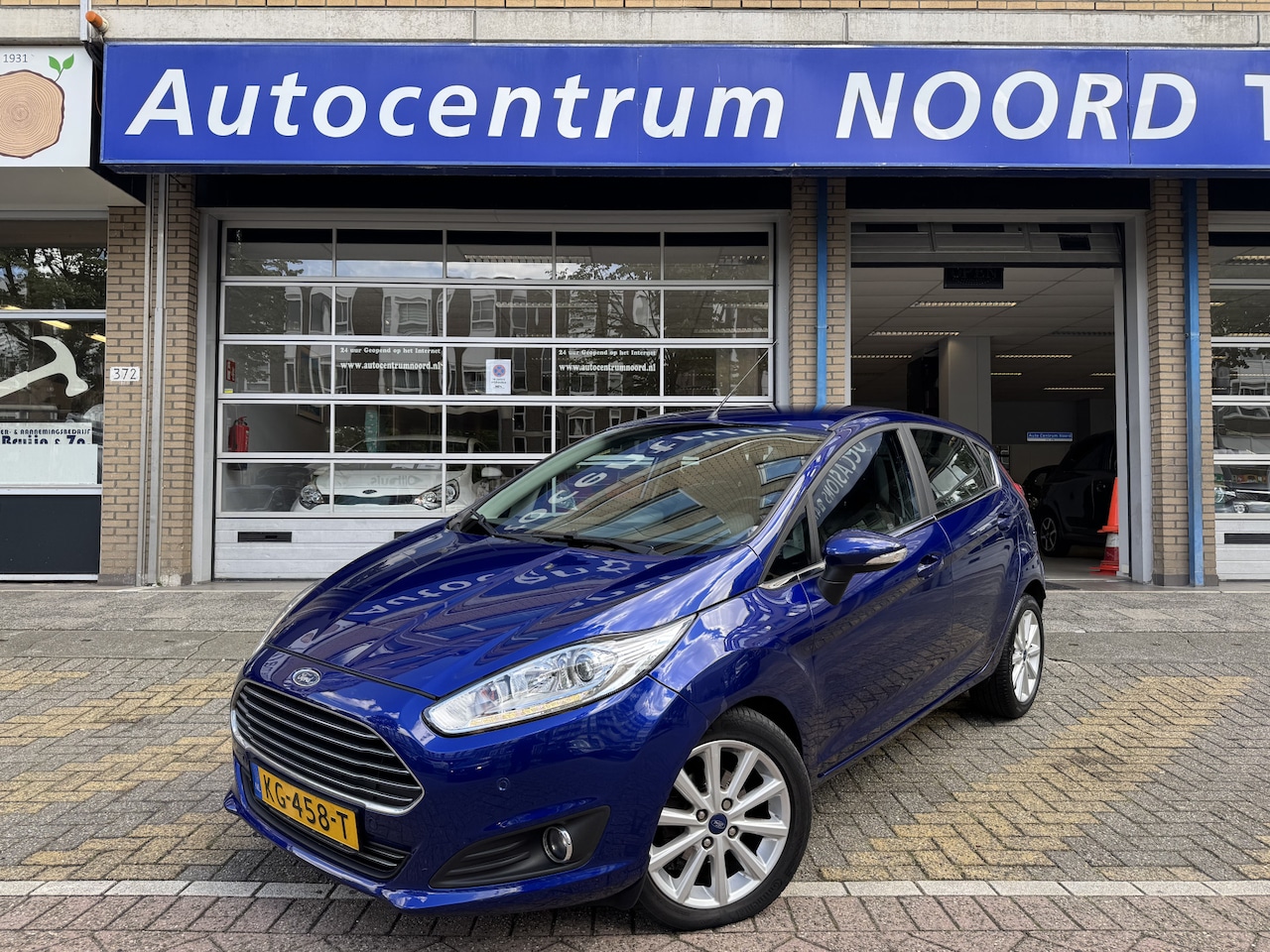 Ford Fiesta - 1.0 EcoBoost Titanium NAP | Navigatie | Climate Control | Cruise Control | Parkeersensoren - AutoWereld.nl
