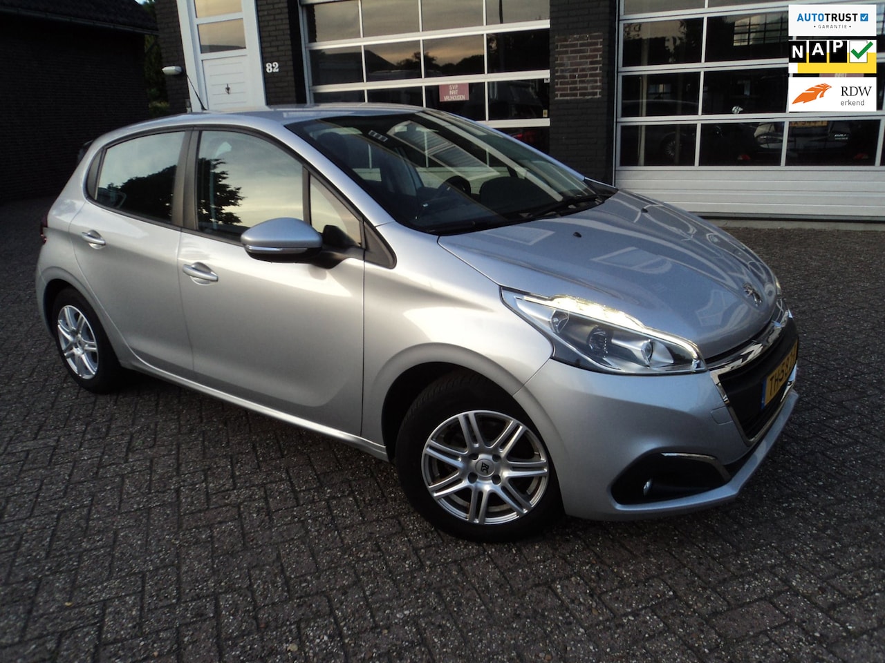 Peugeot 208 - 1.2 PureTech Blue Lion 1.2 PureTech Blue Lion - AutoWereld.nl