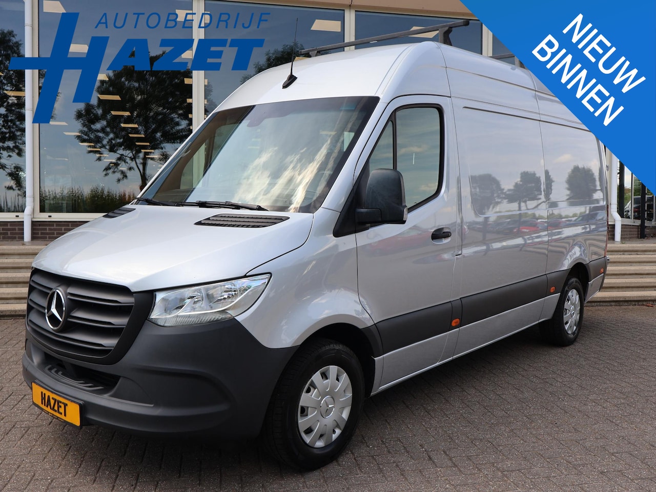 Mercedes-Benz Sprinter - 317 1.9 CDI L2H2 RWD + 3500 KG TREKHAAK | NAVIGATIE | APPLE CARPLAY | CAMERA - AutoWereld.nl