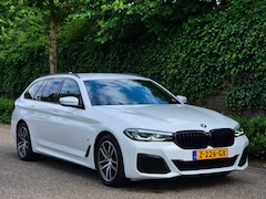 BMW 5-serie Touring - 530e M Sport LED CarPlay Elek. Stoelen 100% dealer onderhouden 530e Business Edition Plus