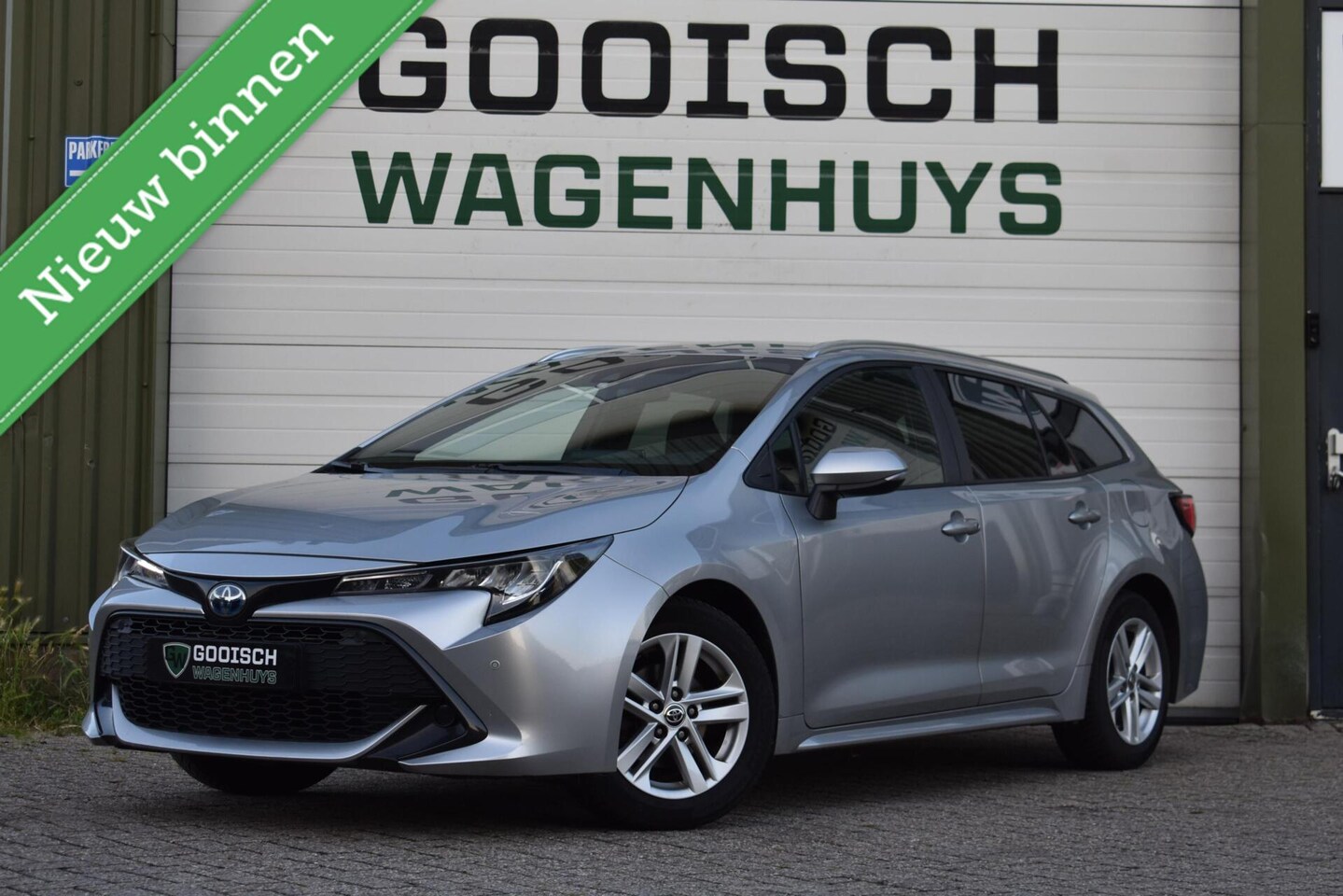 Toyota Corolla Touring Sports - 1.8 Hybrid Active | Camera | Carplay | Parkeersensoren | - AutoWereld.nl