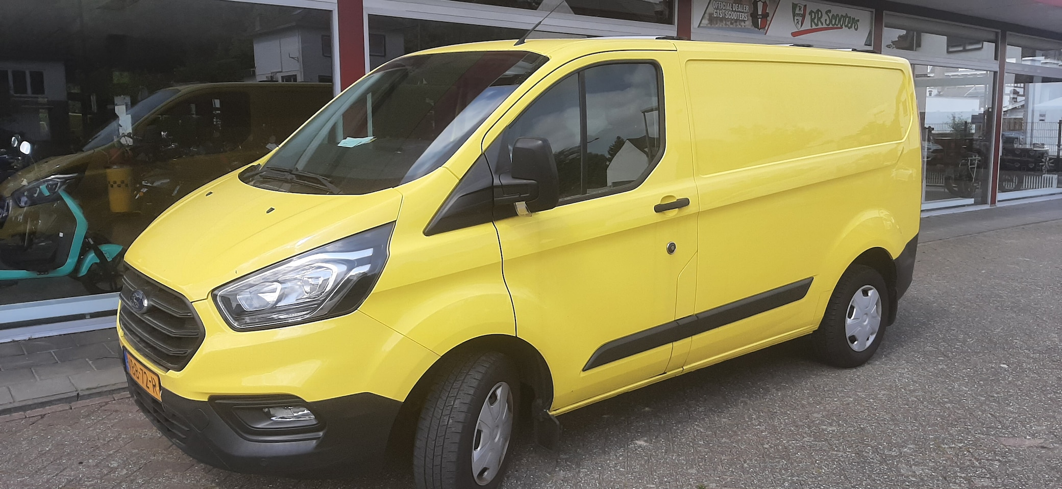 Ford Transit Custom - 280 2.0 TDCI L1H1 Trend weinig kilometers, trekhaak, Airco - AutoWereld.nl