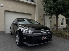 Kia Rio - 1.0 T-GDI 100pk DynamicLine Navi Carplay Camera CruiseControl Sportstoelen DAB Clima Origi