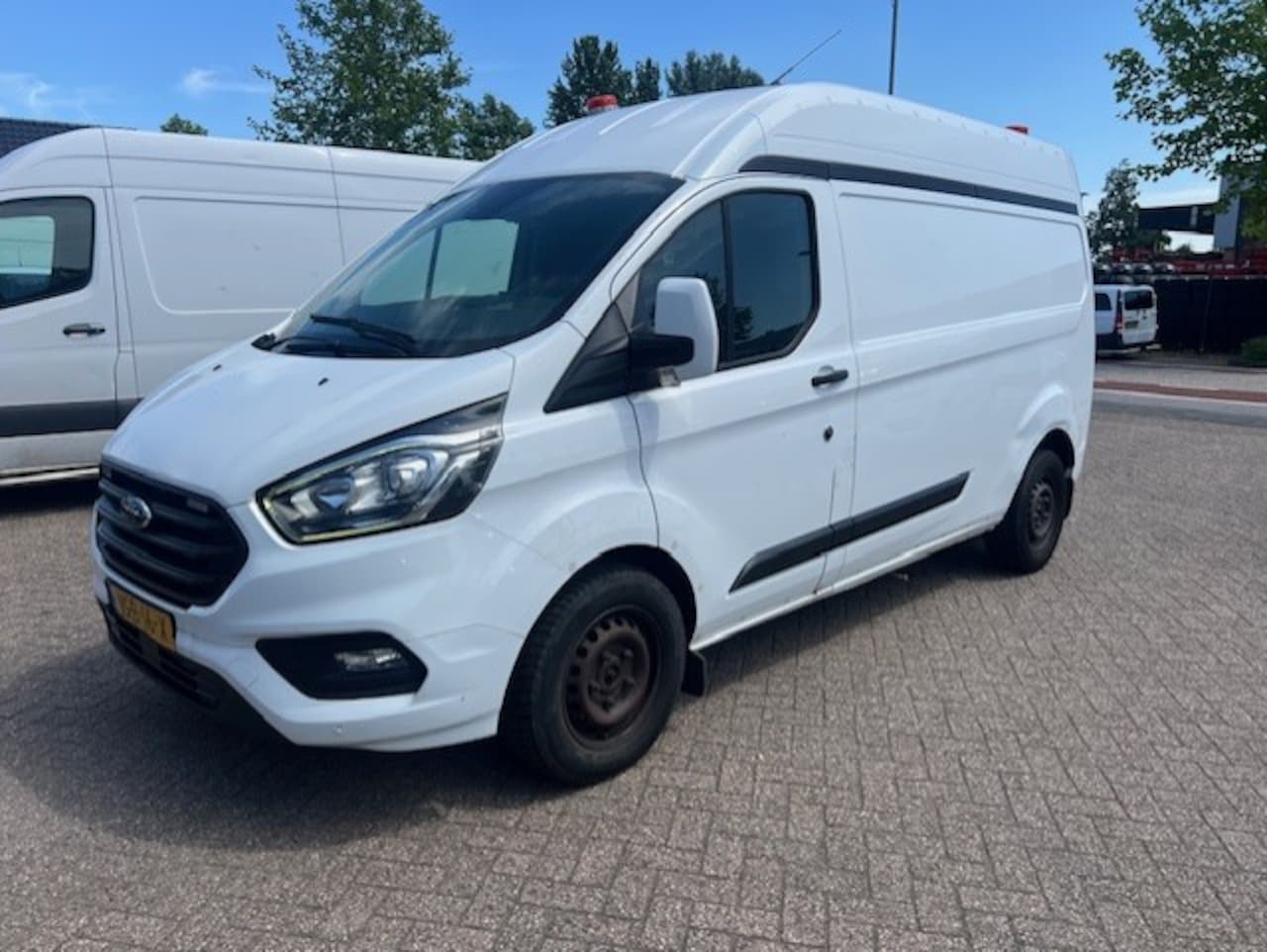 Ford Transit Custom - 340 2.0 TDCI 96kw L2H2 AIRCO KLIMA EURO6 - AutoWereld.nl
