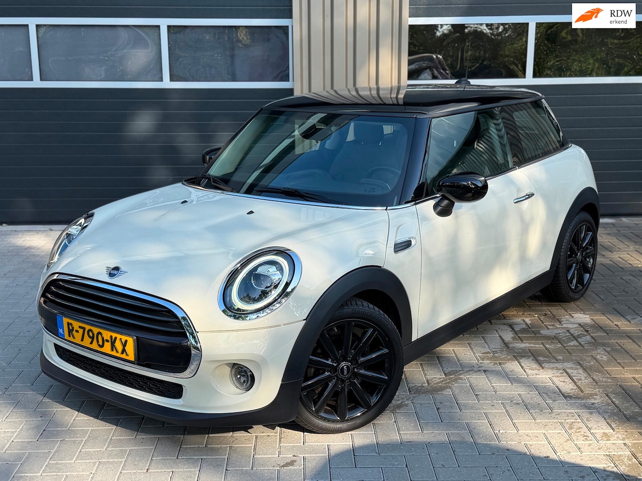 MINI Cooper - Mini 1.5 Chili | automaat | parkeersensoren | 29.000 km! - AutoWereld.nl