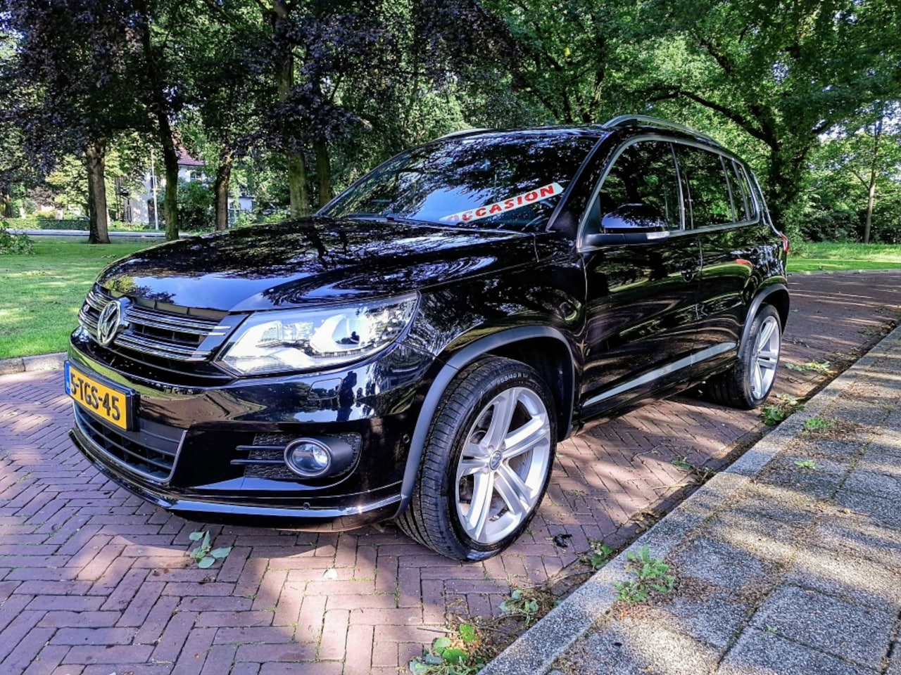 Volkswagen Tiguan - 1.4 TSI R-Line Edition DSG Automaat - AutoWereld.nl