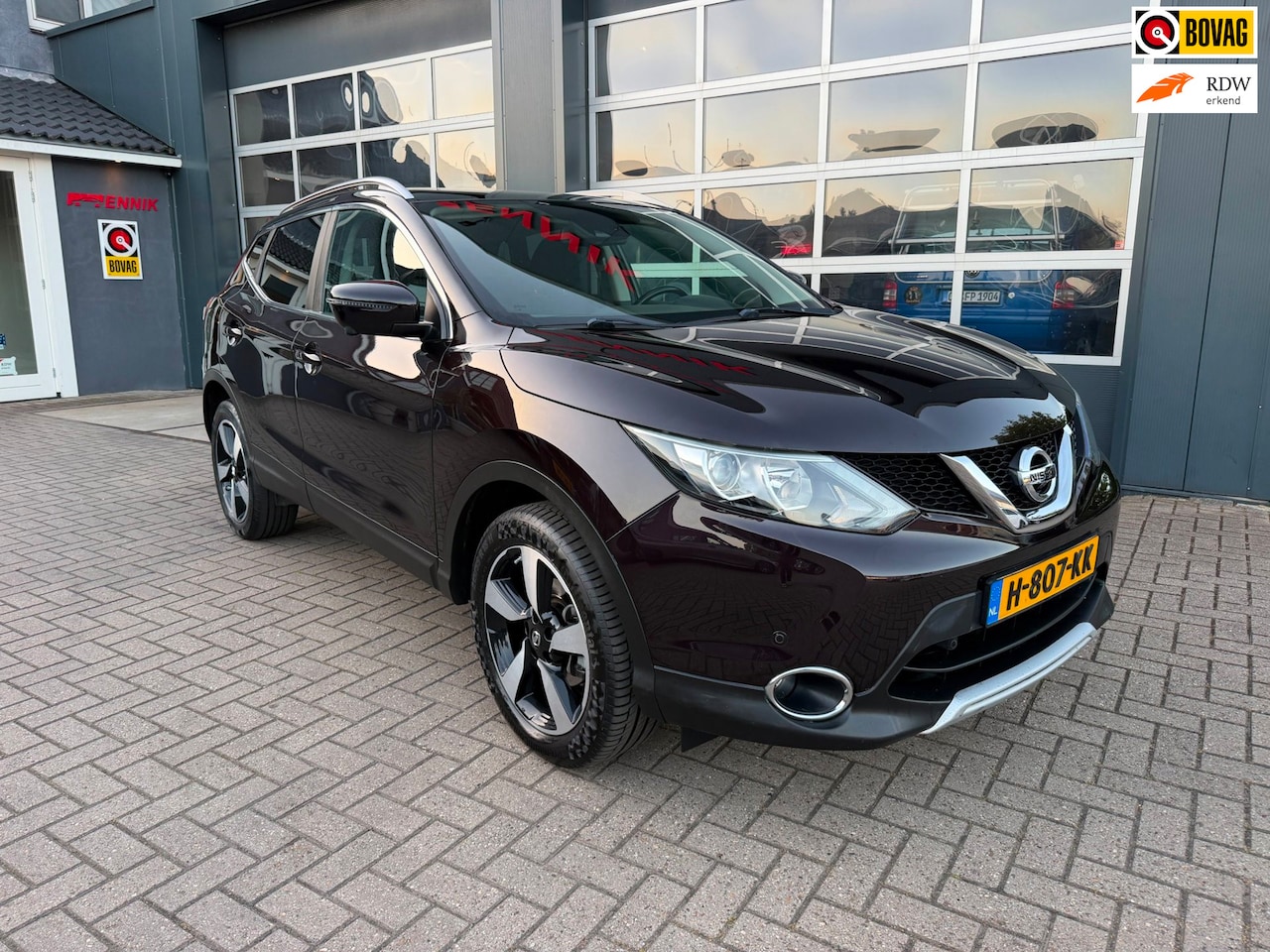 Nissan Qashqai - 1.2 Tekna / Pano / 360 Cam / Cruise / Navi / Trekhaak . - AutoWereld.nl