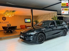 BMW 3-serie Touring - 330e xDrive M-Sport Line Black Edition|Pano|Black Pack|Sfeer|PDC|Keyless|Leder|LED+Xenon|R