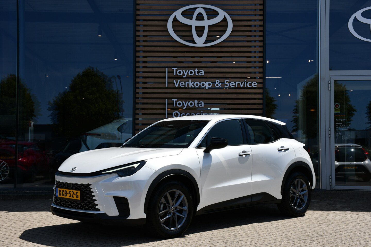Lexus LBX - Business Line 2WD Limited Automaat 136pk | Dodehoekdetectie | Stoelverwarming | Draadloze - AutoWereld.nl