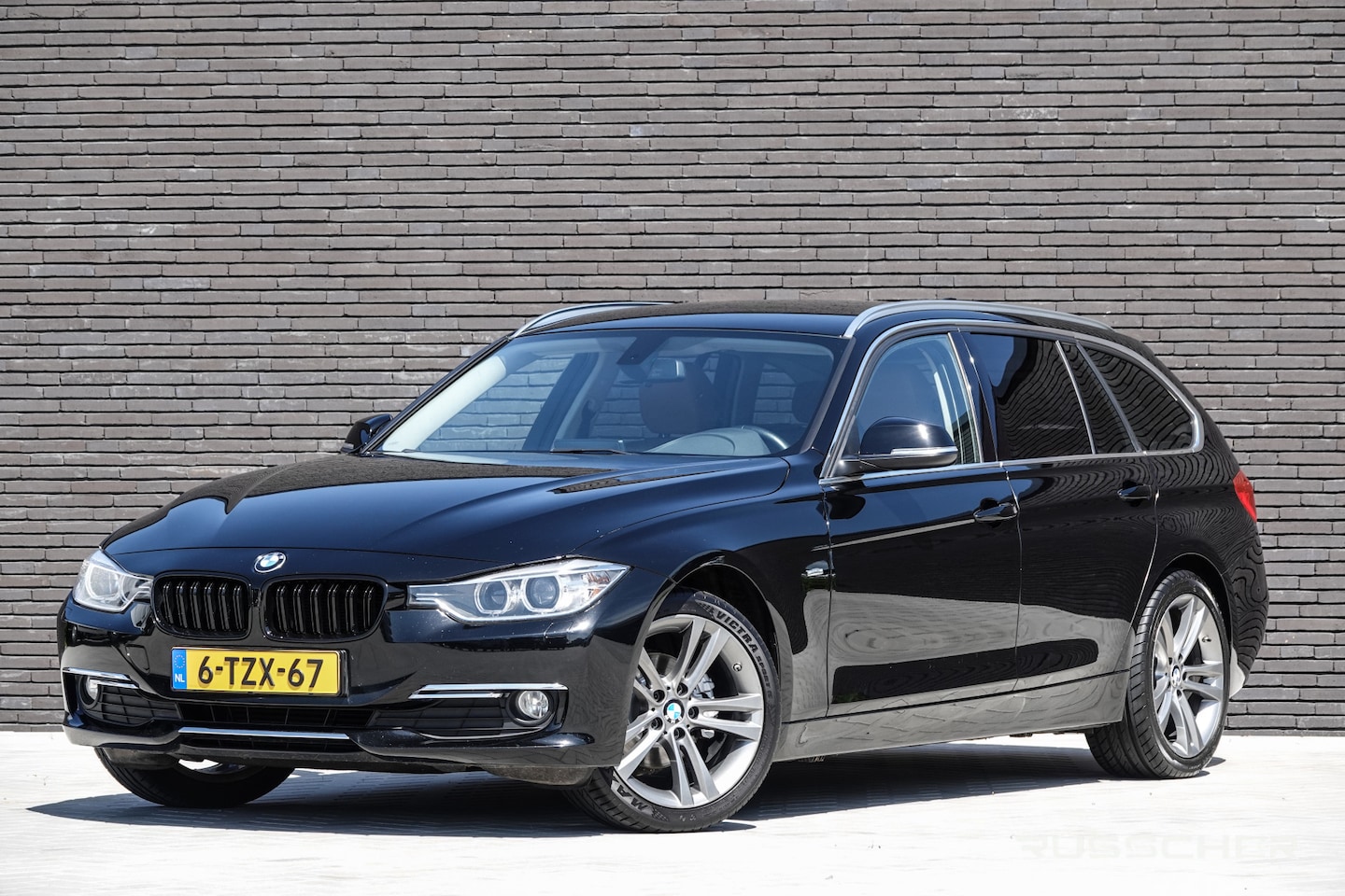 BMW 3-serie Touring - 316i 136Pk Aut. | High Executive | Luxury | Leder | Trekhaak | 18'' - AutoWereld.nl