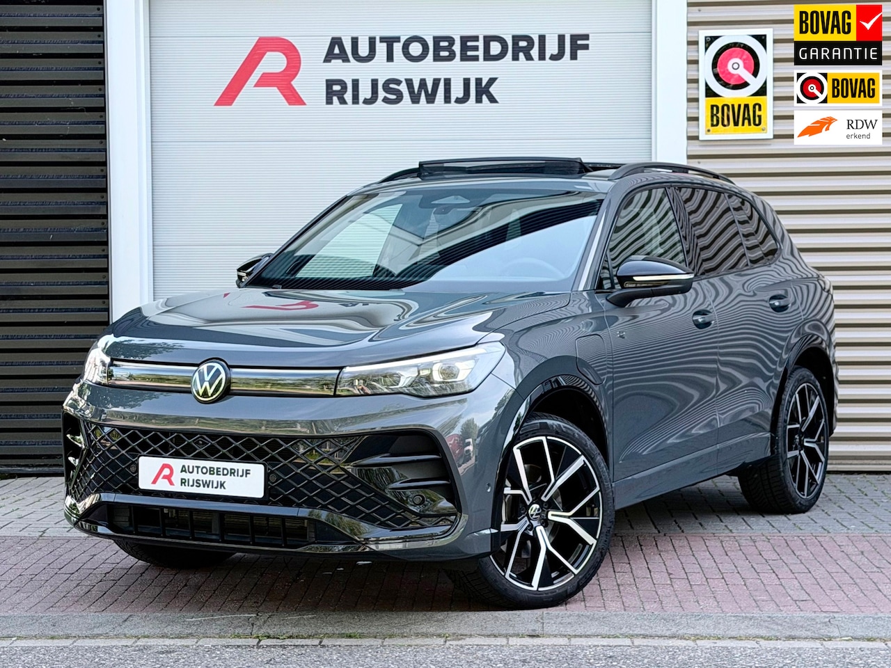 Volkswagen Tiguan - 1.5 eHybrid R-Line Pano/H&K/Memory/360 - AutoWereld.nl