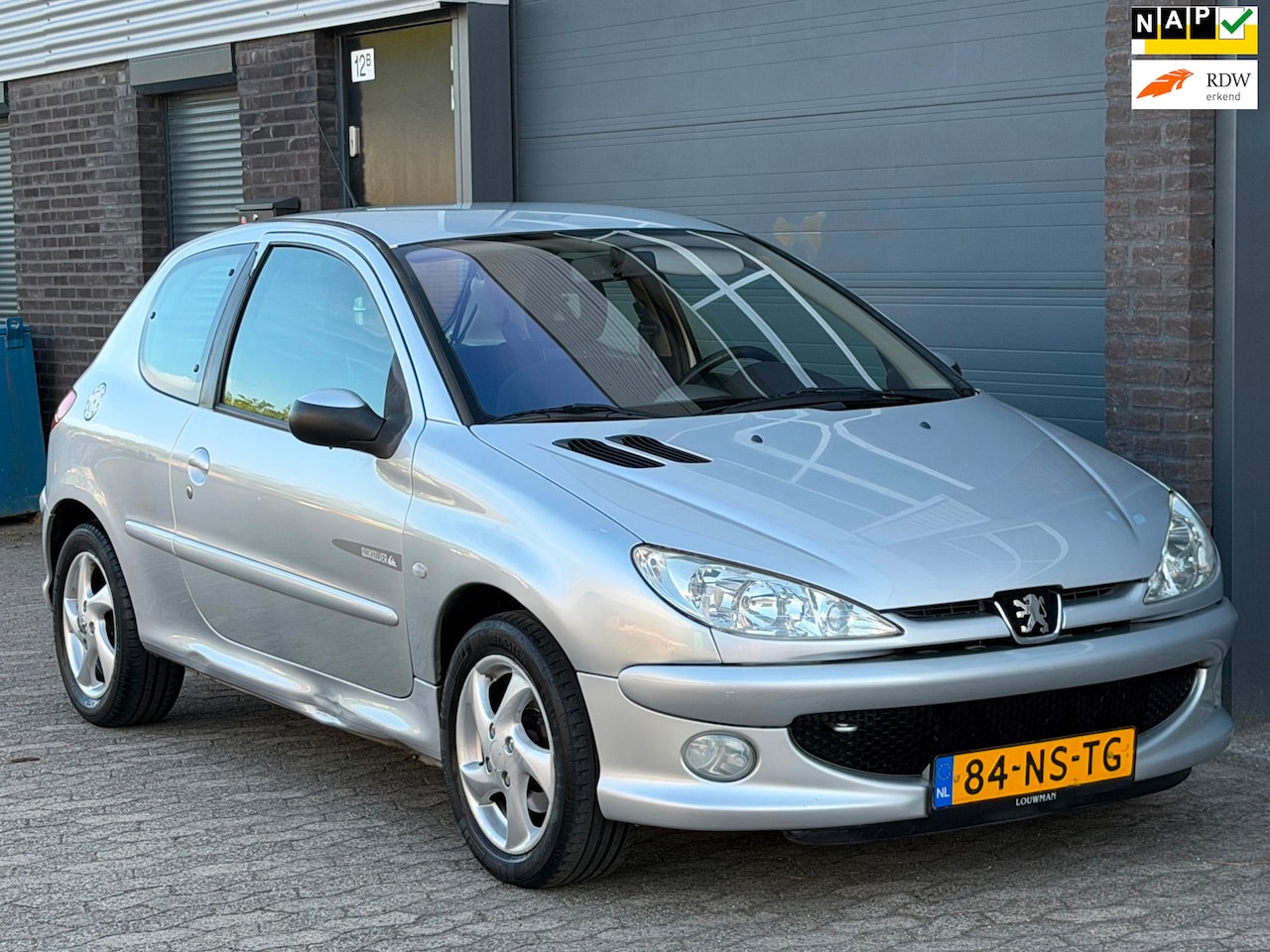Peugeot 206 - 1.4-16V Quiksilver AIRCO Nieuw APK NAP - AutoWereld.nl