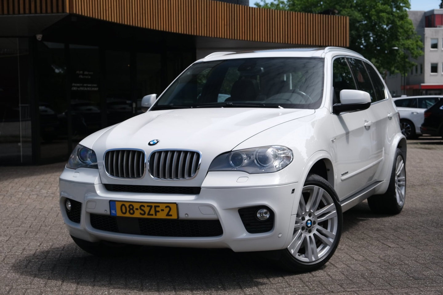 BMW X5 - XDrive50i High Executive 4.4V8|M-pakket|7-Zits|ACC|Pano|Lane|Standkachel|Keyless - AutoWereld.nl