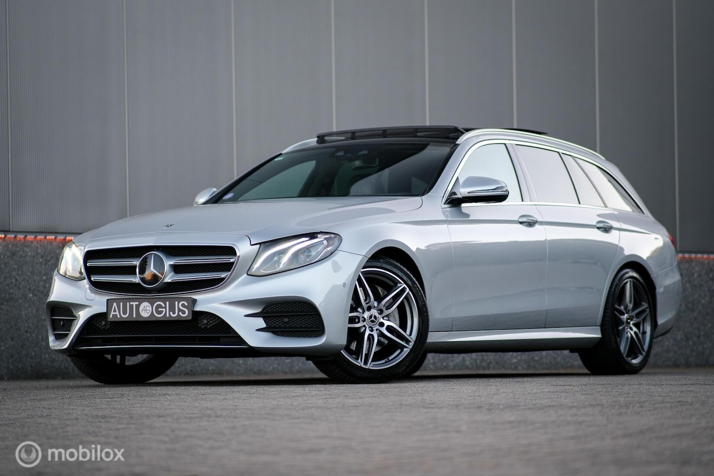 Mercedes-Benz E-klasse Estate - 200 AMG Line | Panoramadak | Trekhaak | Sportstoelen | Adaptive Cruise | NAP NL auto | Rij - AutoWereld.nl