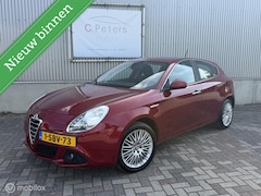 Alfa Romeo Giulietta - 1.4 T Distinctive Automaat 2012 / Climate / Cruisecontrol / PDC / 2e eigenaar