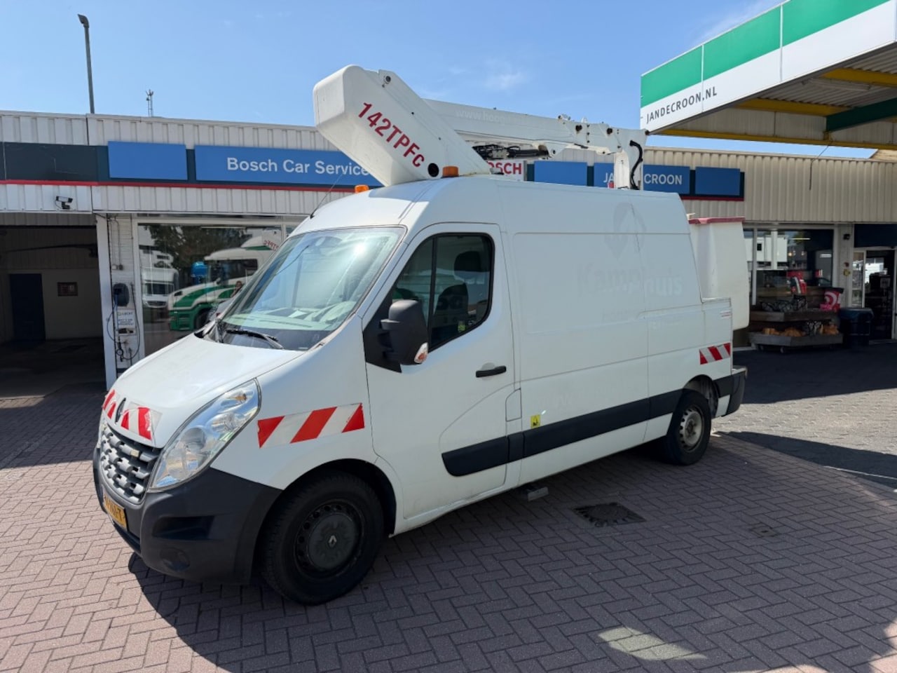 Renault Master - T35 2.3 DCI L2H2 HOOGWERKER 14m BTW #KOOPJE - AutoWereld.nl