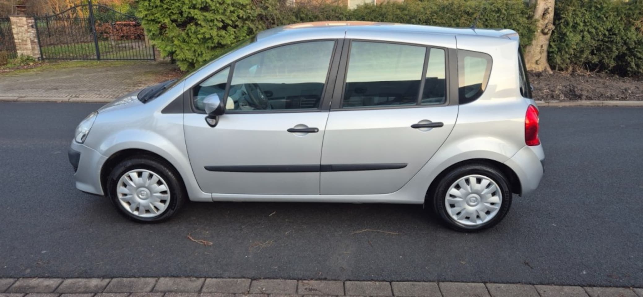 Renault Modus - Grabd Modus 1.2 -16V Expresion*automaat*trekhaak*NAP* - AutoWereld.nl