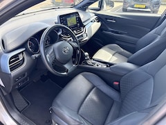 Toyota C-HR - 2.0 Hybrid Style Luxury | Navigatie | Leder | Elektrische bestuurdersstoel