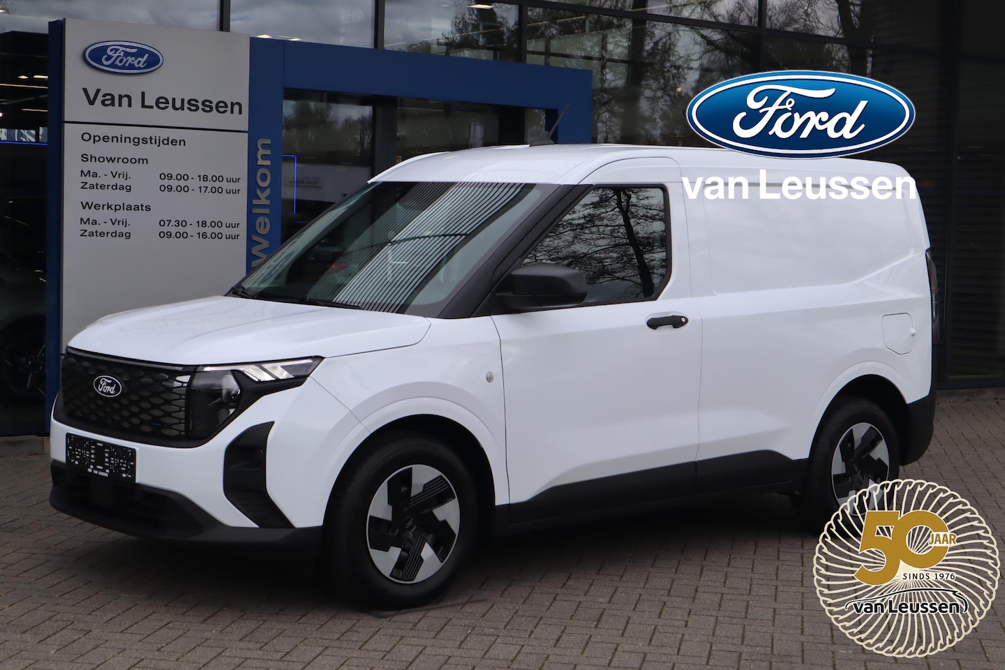 Ford Transit Courier - E-TRANSIT TREND 44KWH NIEUW! TREKHAAK P-SENSOREN CRUISE CAMERA ANDROID/APPLE CLIMA - AutoWereld.nl