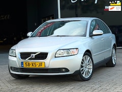 Volvo S40 - 1.8 Edition II LEDER/CRUISE/AIRCO/NAVI/ISOFIX | NETTE AUTO