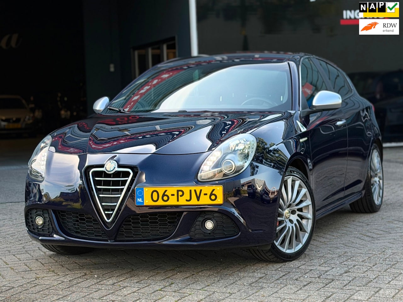 Alfa Romeo Giulietta - 1.7 TBi Quadrifoglio Verde NAVI/PDC/CRUISE/6-BAK | KEURIGE AUTO ! - AutoWereld.nl