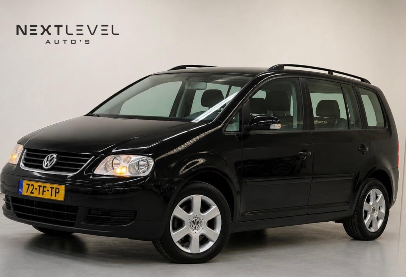 Volkswagen Touran - 1.6-16V FSI Business Nieuw Beurt Nw APK Nette Auto - AutoWereld.nl