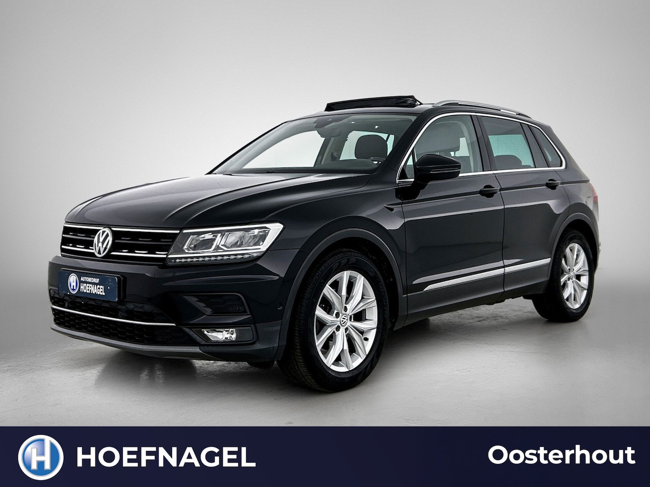 Volkswagen Tiguan - 1.5 TSI ACT Highline | Automaat | Adaptive Cruise | Stoelverwarming | CarPlay | Camera | P - AutoWereld.nl