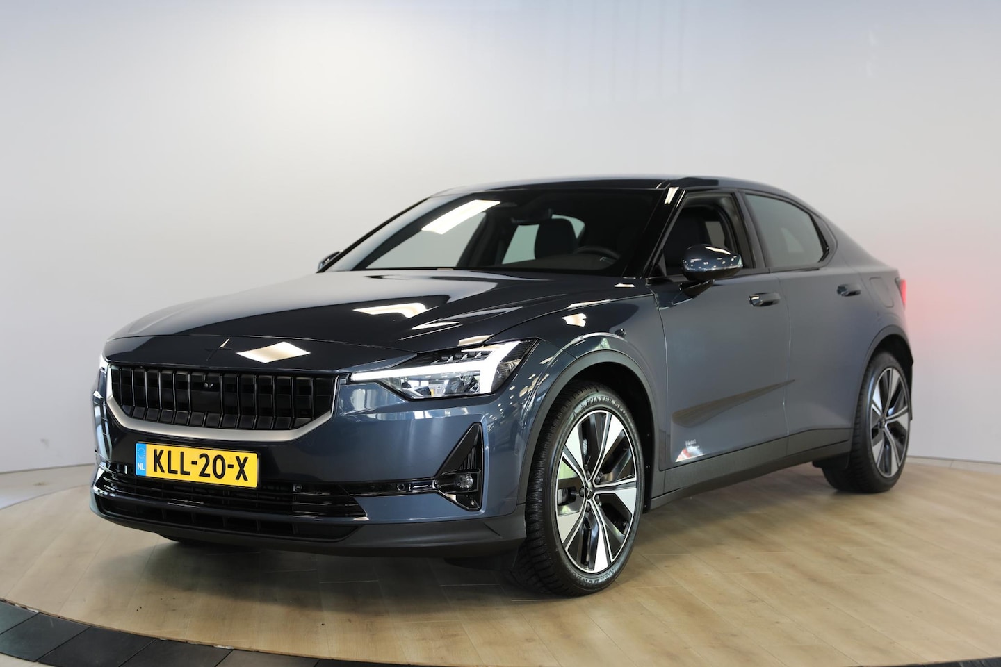 Polestar 2 - Long Range Dual Motor 78 kWh 300 KW | Panoramadak | Memory Seats | 360 Camera - AutoWereld.nl