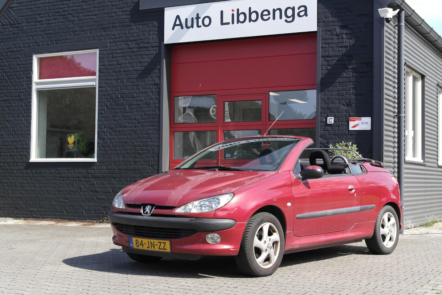Peugeot 206 CC - 1.6-16V KASSAKOOPJE APK TOT 18-06-2027!! GOED WERKEND DAK !! - AutoWereld.nl