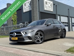 Mercedes-Benz A-klasse - 200 | 18" AMG | Ambient Lights | CarPlay | Camera