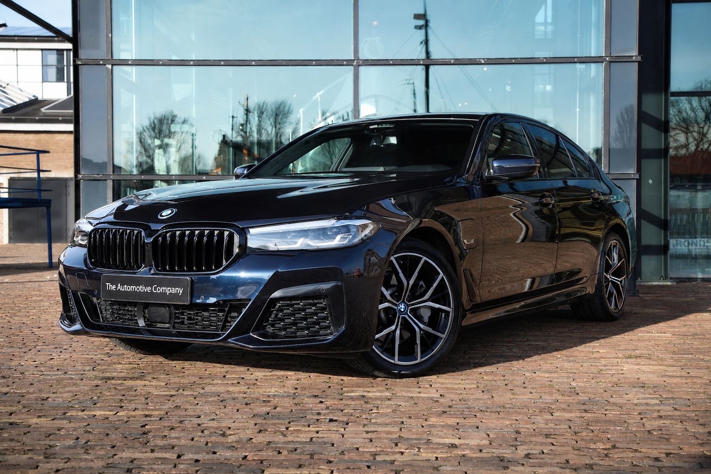 BMW 5-serie - 530e M Sport |HIFI|Stuurver|Drivingass|CarbonZwart| - AutoWereld.nl
