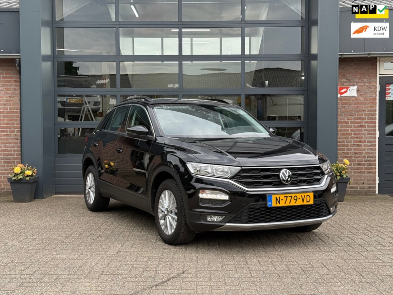 Volkswagen T-Roc - 1.0 TSI Style|navi|apple - AutoWereld.nl