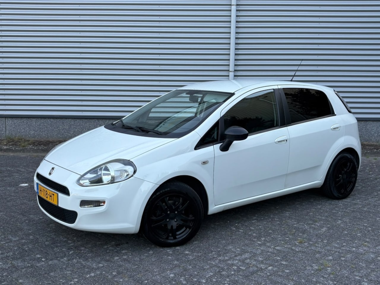 Fiat Punto Evo - 1.2 Pop 5 Deurs Distributie V.V. Velgen Org NL NAP - AutoWereld.nl