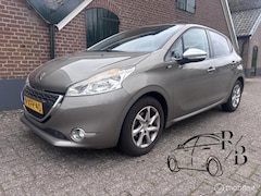 Peugeot 208 - 1.2 VTi Style NAVIGATIE AIRCO DISTRIBUTIE VERV