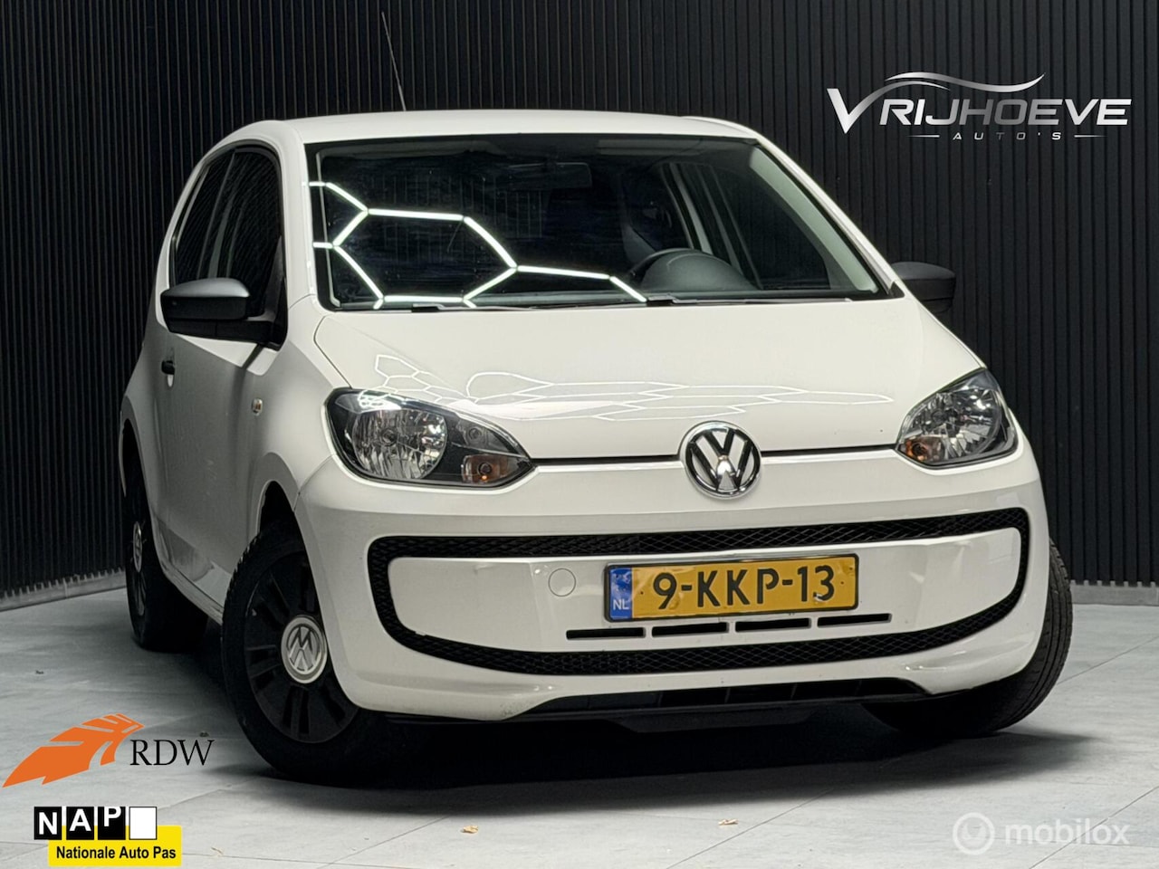 Volkswagen Up! - 1.0 take up! BlueMotion|NAP|APK|STUURBEKR - AutoWereld.nl