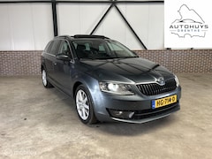 Skoda Octavia Combi - 1.6 TDI Greentech Style Businessline PANORAMA/KEYLESS